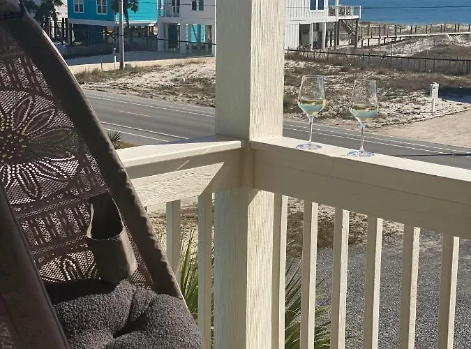 Pelican's Perch - Tiki Bar, Pool, Gulf Views, Elevator! *