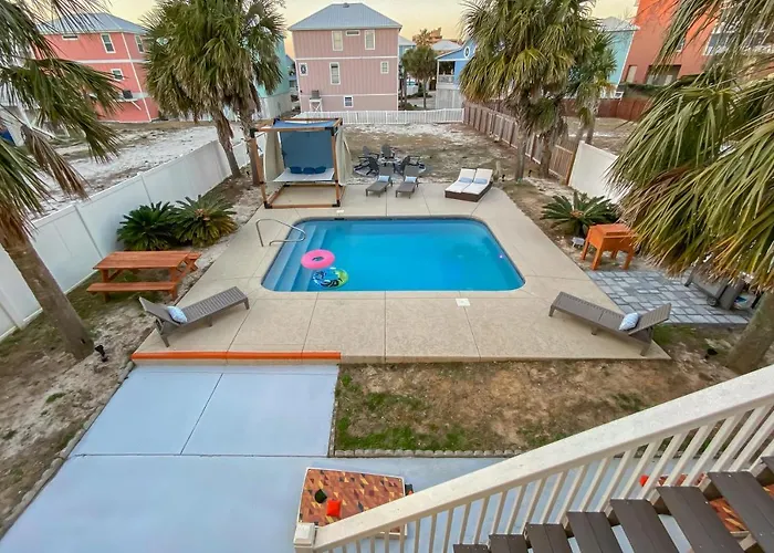 Hotel Pelican's Perch - Tiki Bar, Pool, Gulf Views, Elevator! *